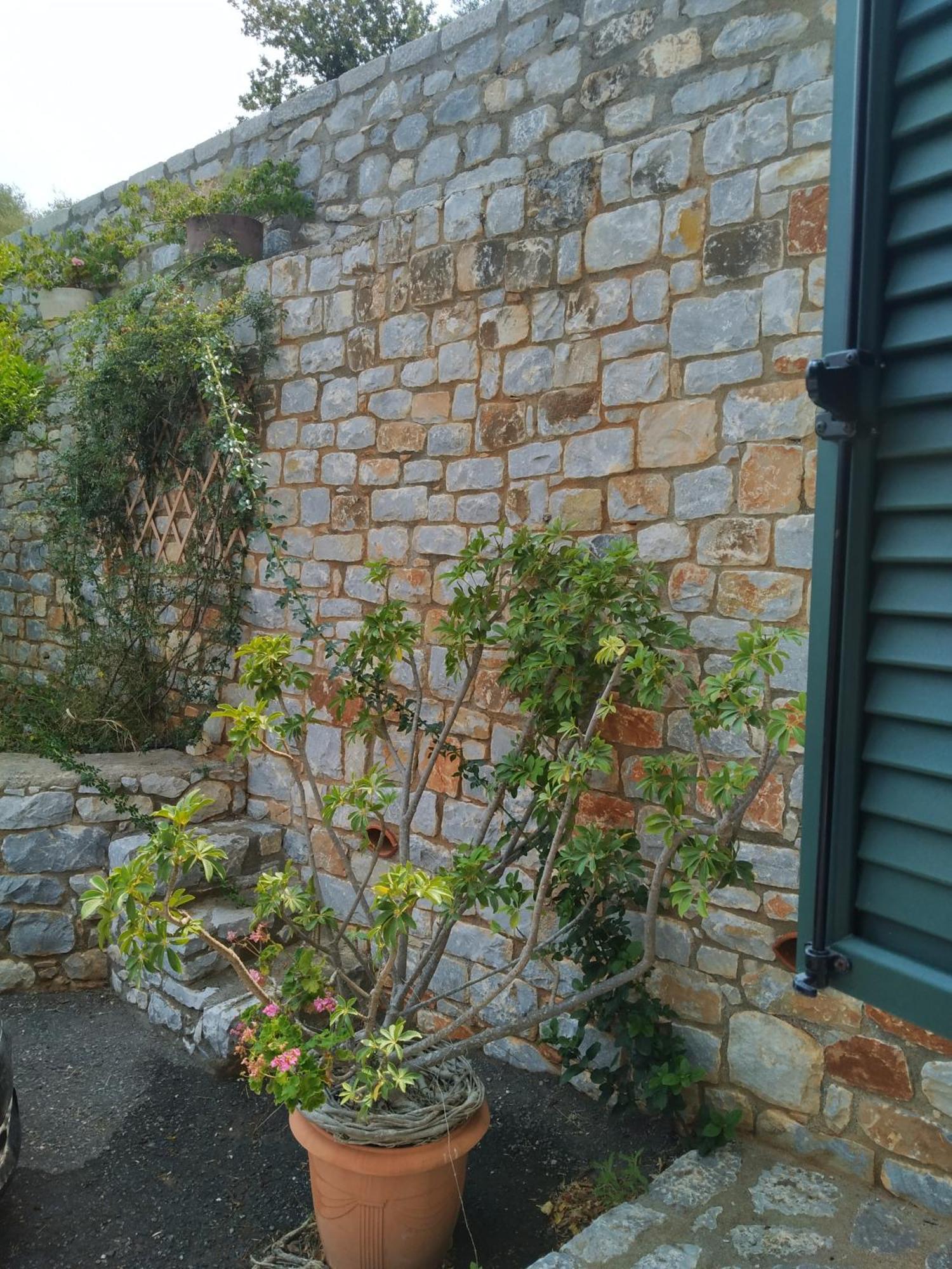 Aparthotel Vatoulia House Néon Oítilon Exterior foto